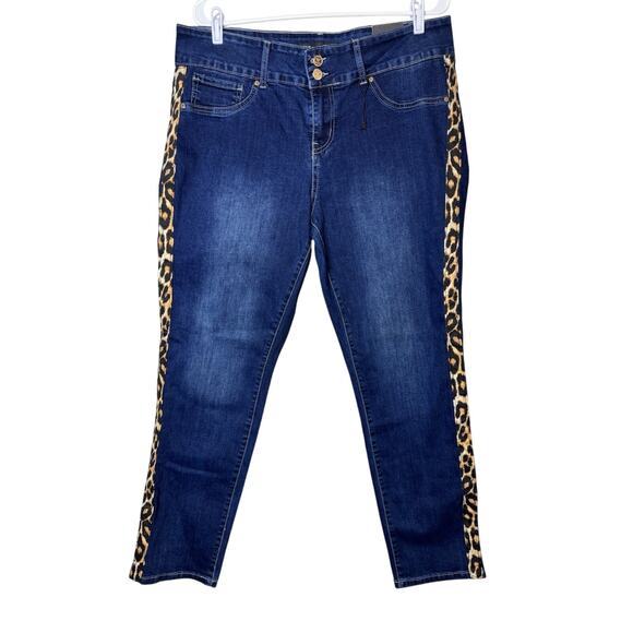 White Mark Womens Plus 2X 20 W Blue Super Stretch Denim with Cheetah Pannel NWT - Picture 4 of 12